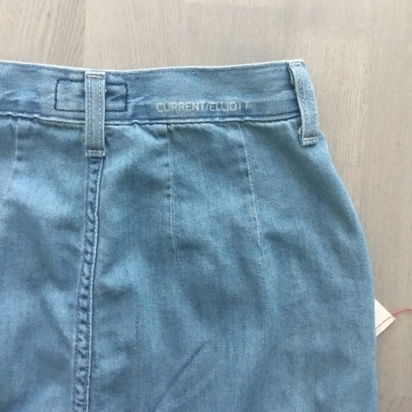 Current/Elliott "Short Sally" Basic Retro Denim Skirt in Light Wash Chambray - Picture 9 of 9